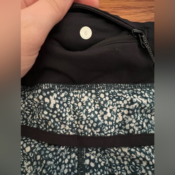 🍋 Lululemon Athletica Speed Up Short , Pebble Parfait , Size 6 - Picture 3 of 6